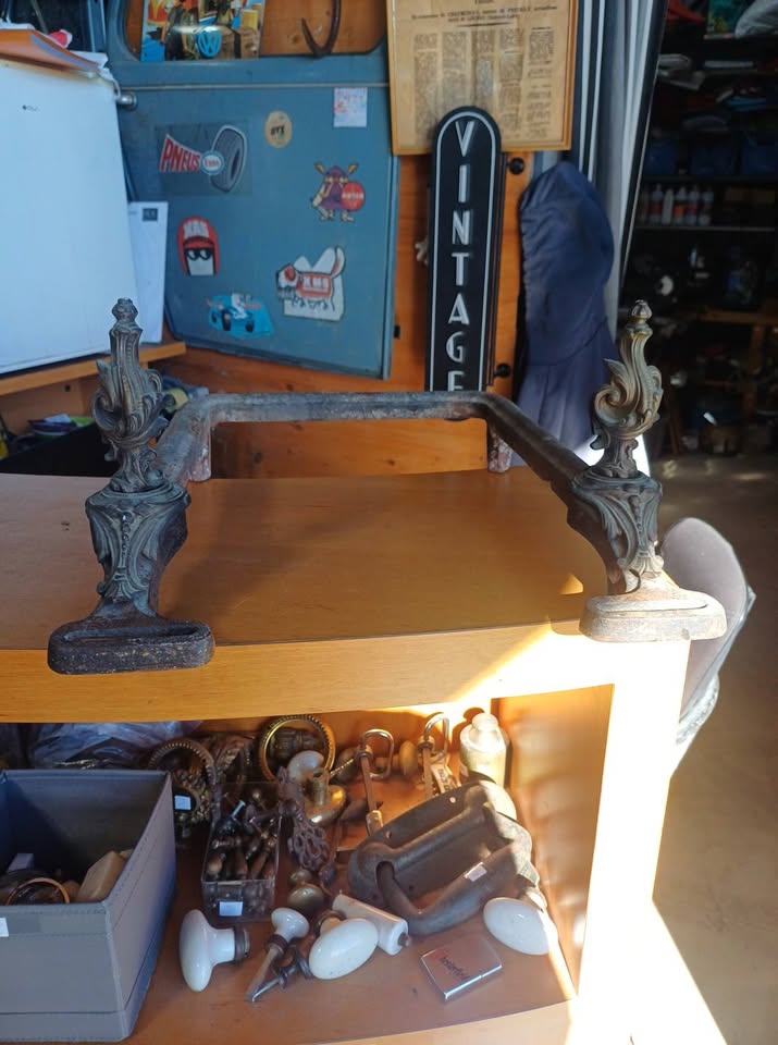 Ancien chenet de cheminée en fonte et bronze / Porte-bûches vintage