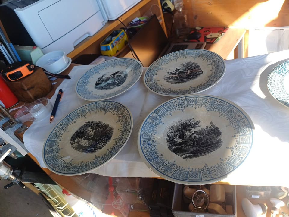 Lot 4 assiettes anciennes Sarreguemines bleu - Scènes champêtres - Ø 20,5 cm