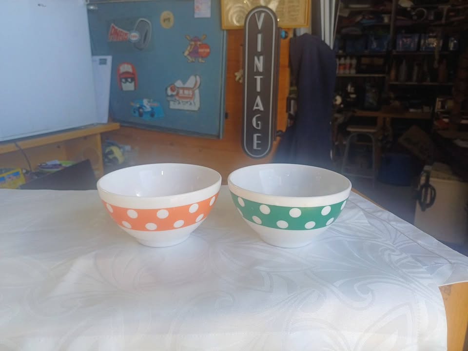 Paire de Bols Vintage Arcopal à Pois Orange et Vert - Années 70 Pop Art polka
