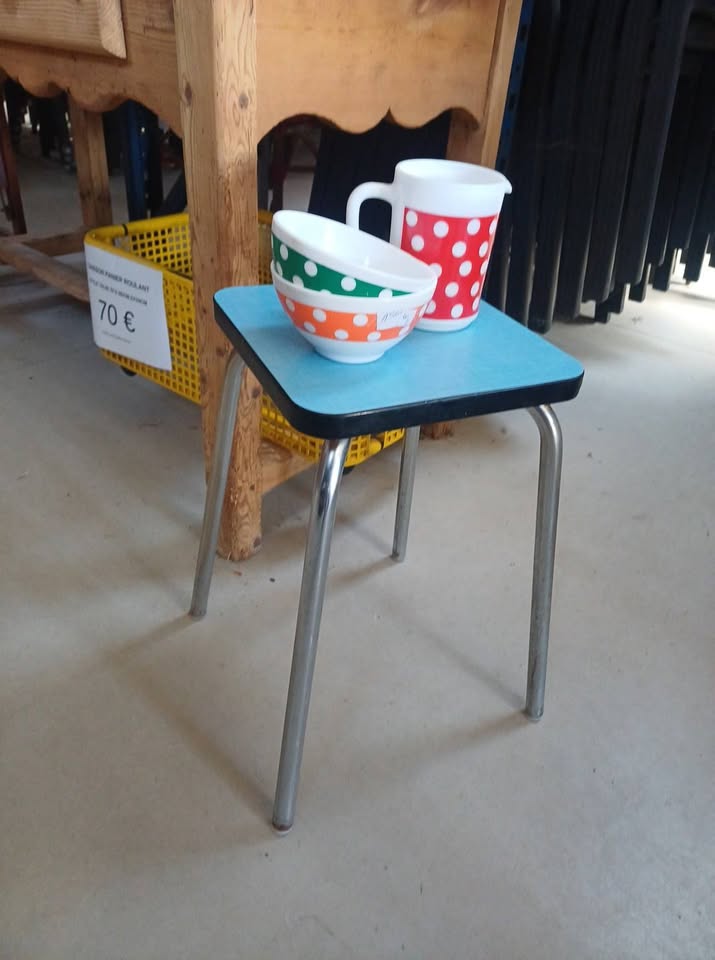Tabouret vintage en formica bleu / style rétro scandinave 60/70's