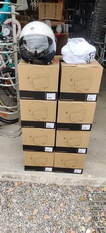 Casque jet neuf 65€ pièce