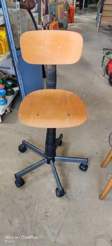 Chaise d'atelier ou bureau vintage