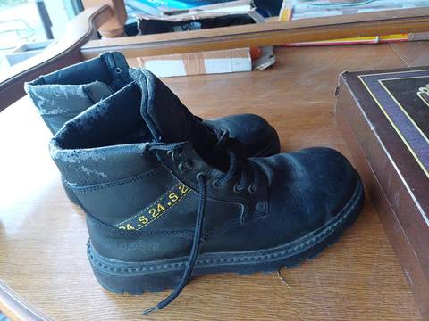 Bottes de sécurité s24 pointure 44