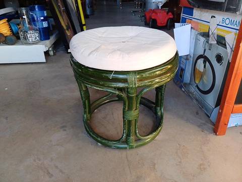 Tabouret pouf osier vert