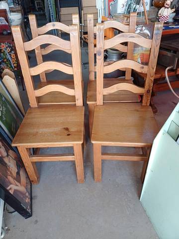 Chaise en pin massif