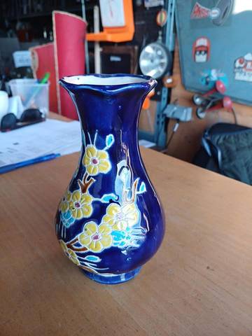 Beau petit vase vernissé paint main