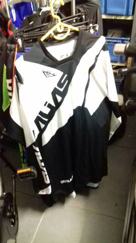 tee shirt cross alias neuf xl