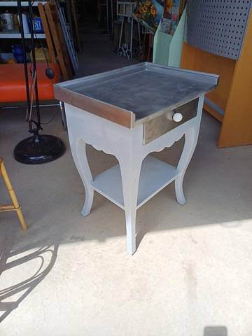1 table de nuit chevet