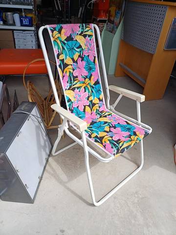 Chaise pliante vintage fleuri colorée