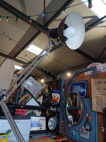 Ancienne lampe d'architecte articulée, fixation étau