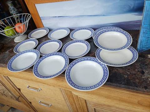 assiettes vintages budyansky 4€/pc
