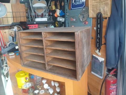 Ancien casier a compartiments