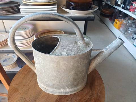 Ancien Arrosoir zinc galva