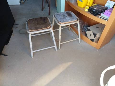 Ancien tabouret d'école