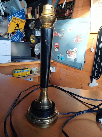 Lampe noire et doré