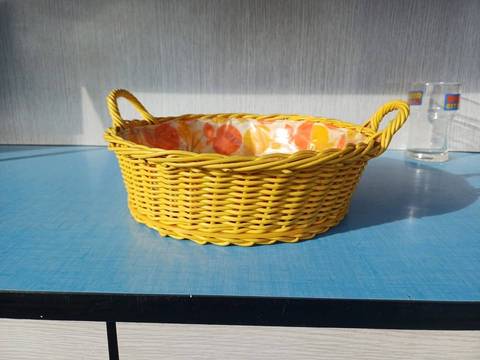 Panier vintage années 70 jaune – motif pommes – déco rétro
