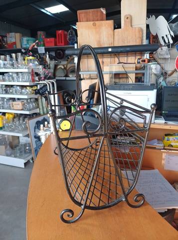 Porte-revues Vintage en Fer Forgé et Laiton – Style Rétro / Industriel