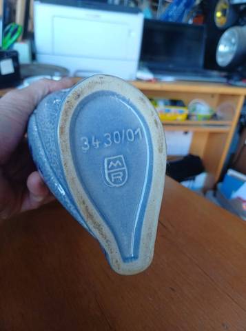 Rare Pichet Oiseau en Grès Bleu Allemand (M&R) – 23 cm