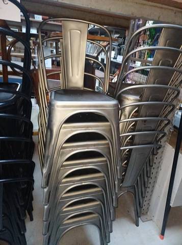 Mobilier TOLIX Authentique - Acier Verni - État Neuf