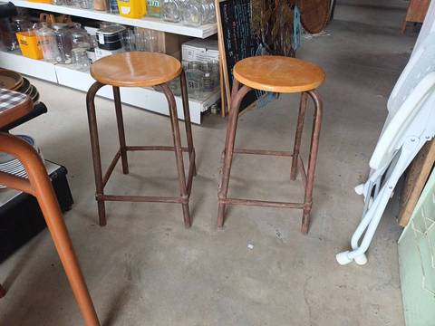 Paire de tabourets d’atelier vintage -
