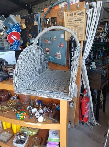 Panier à bûches / Porte-revues en osier gris -