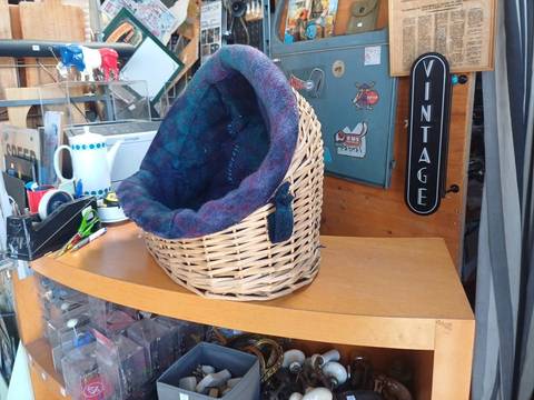 Panier artisanal en osier avec doublure en tissu recyclé