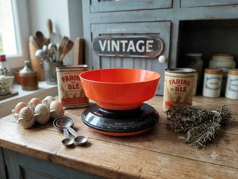 Balance de cuisine vintage TESTUT orange pop 70s avec bol amovible