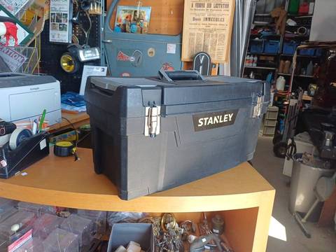 Boîte à outils STANLEY grand format 63 cm avec plateau amovible