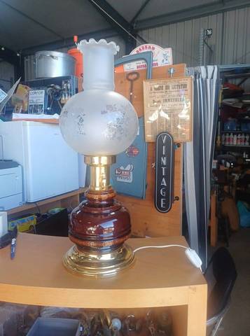 très belle grande lampe à poser de style lampe à pétrole ancienne / rétro, idéale pour une décoration vintage, rustique ou de charme.