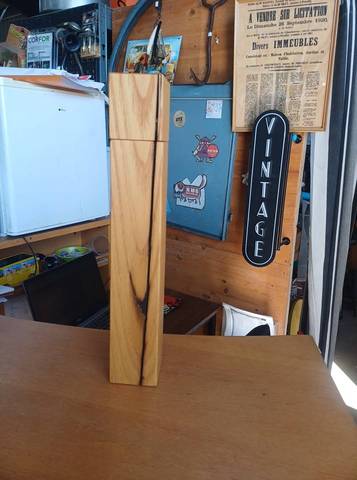 Étui / Coffret bouteille en bois massif creusé - Design épuré 37 cm