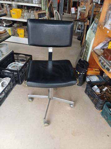 Fauteuil / Chaise de bureau vintage 70s chromé à restaurer (skai noir)