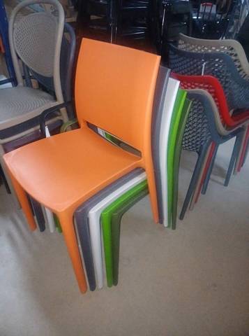Chaise design Siesta / Valero "Maya" – Modèles d'expo NEUFS