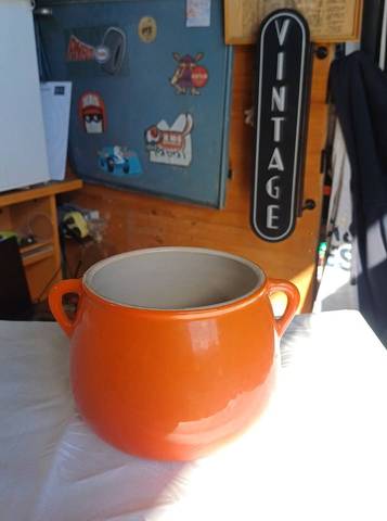 Pot / Marmite Boule Vintage en Fonte Émaillée Orange Pop (Style Le Creuset / Cousances)