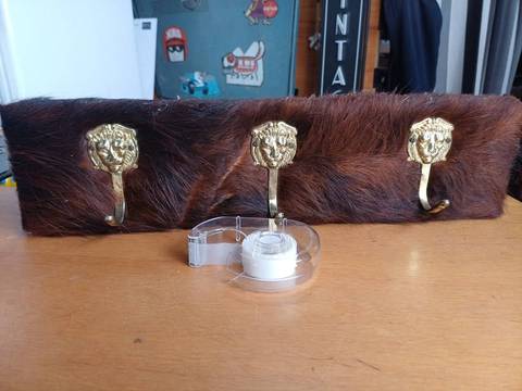 Porte-manteau vintage 3 patères Têtes de Lion - Gainé peau / fourrure synthétique