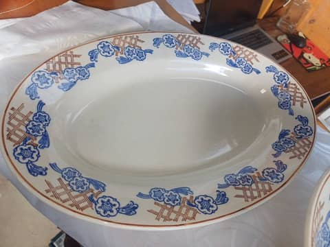 Lot vaisselle ancienne Longwy en faïence – Plat ovale, compotier & saucière – photo 4
