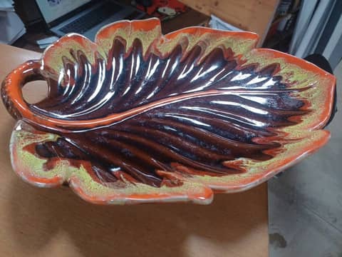 Grand plat feuille céramique Vallauris vintage 70s - Orange & Marron – photo 3