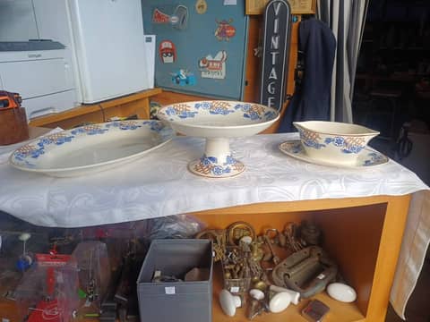 Lot vaisselle ancienne Longwy en faïence – Plat ovale, compotier & saucière