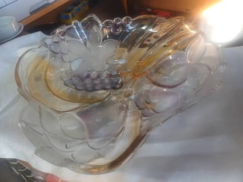 Grande coupe à fruits vintage en verre moulé pressé / dépoli – Motif Fruits (35-37 cm)