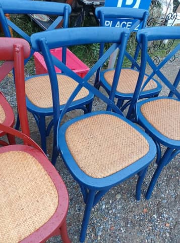 Chaises bistrot bois & rotin Maisons du Monde « Tradition » (Bleu & Rouge) – photo 5