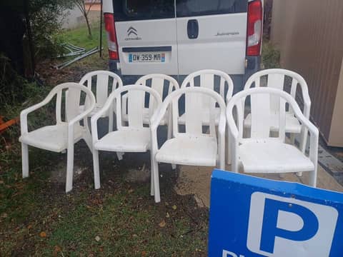 Lot de 8 Chaises de Jardin Grosfillex - Modèles Anciens et Robustes – photo 2