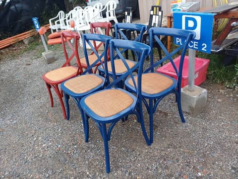 Chaises bistrot bois & rotin Maisons du Monde « Tradition » (Bleu & Rouge) – photo 3