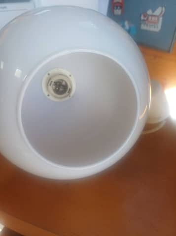 Lustre / Suspension globe verre opalin blanc vintage 70s - Ø 18 cm – photo 7