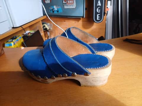 Sabots en bois et cuir bleu "Création Jesaka" - Pointure 35 (Très bon état) – photo 4