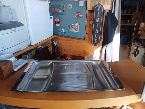 Plat à découper vintage en inox avec pics – Made in England
