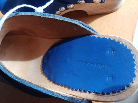 Sabots en bois et cuir bleu "Création Jesaka" - Pointure 35 (Très bon état) – photo 7