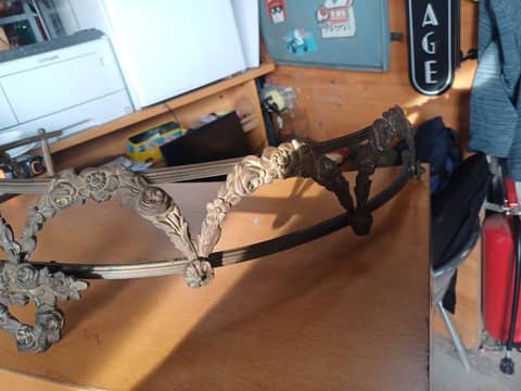 Galerie de ceinture demi-lune en bronze/laiton Style Louis XVI - Restauration meuble – photo 5