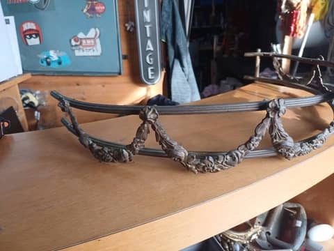 Galerie de ceinture demi-lune en bronze/laiton Style Louis XVI - Restauration meuble – photo 7
