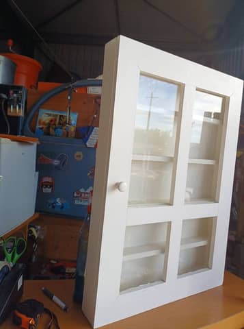 Petite vitrine murale en bois peinte en blanc / Meuble d'exposition – photo 2