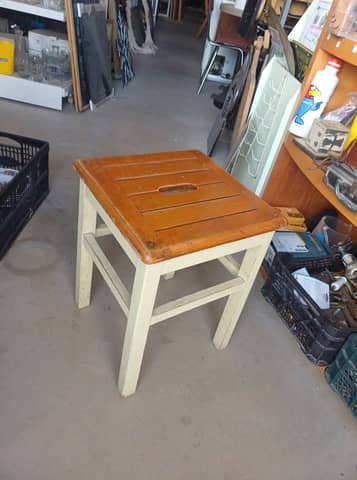 Tabouret vintage en bois massif – Style atelier / campagne – Années 50-60 – photo 2
